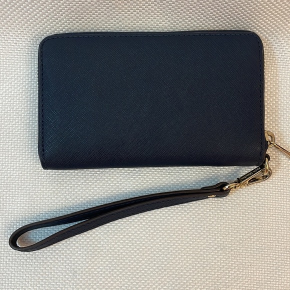 Michael Kors Navy Blue leather Phone Wrislet Fit iPhone 6 Or Smaller Phone - Picture 7 of 8